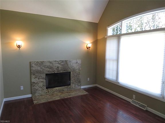 5th image of 7491 Berkeley Ln