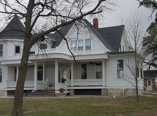1360 Navajo Rd, Marysville, KS 66508