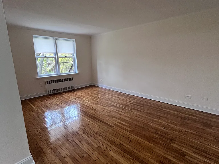 2681 W 2nd St #3E — Photo 1