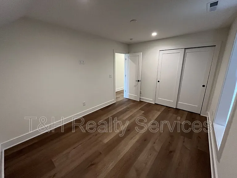 818 Union St — Photo 24