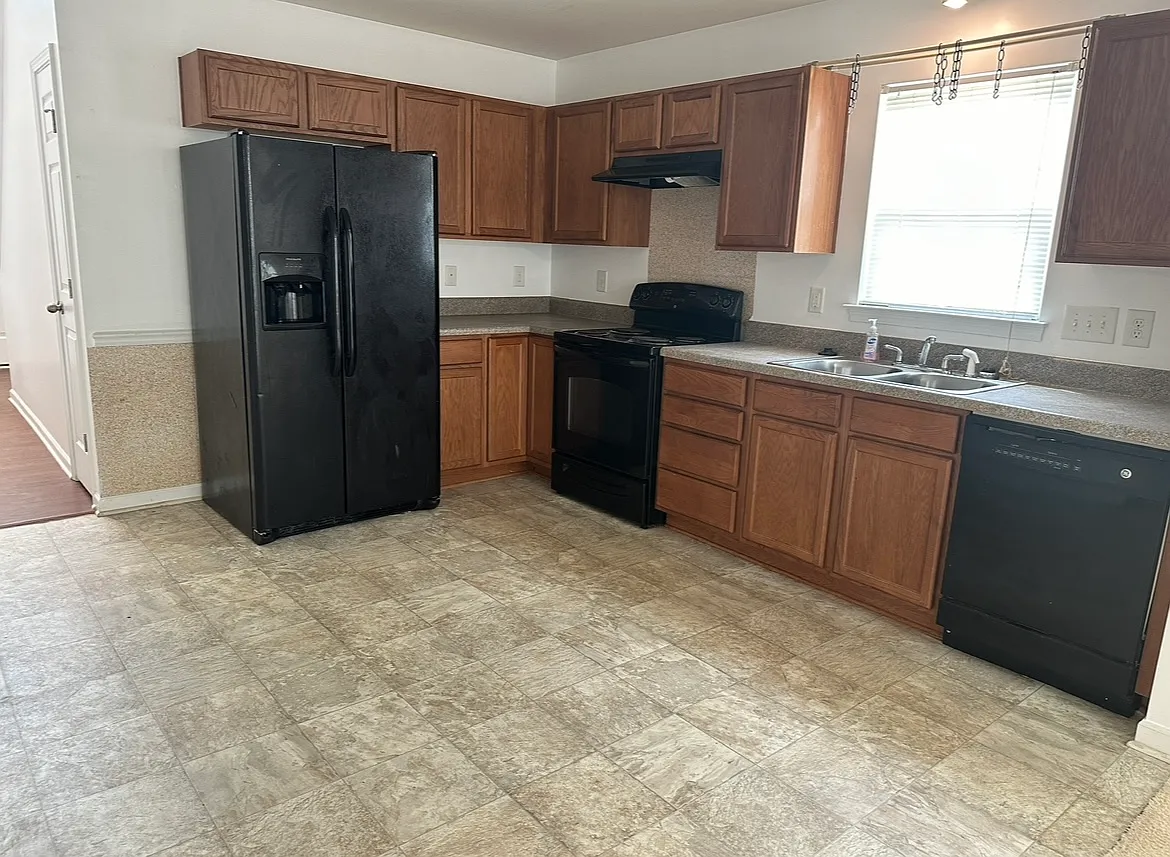 1519 Hamilton Hills Drive - 1 — Photo 3