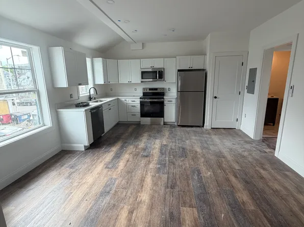 103 Cabot St #205, Beverly, MA 01915