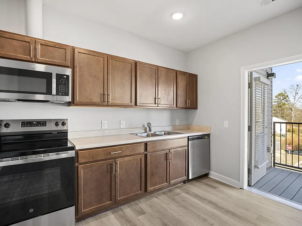 Plentiful Cabinet Space