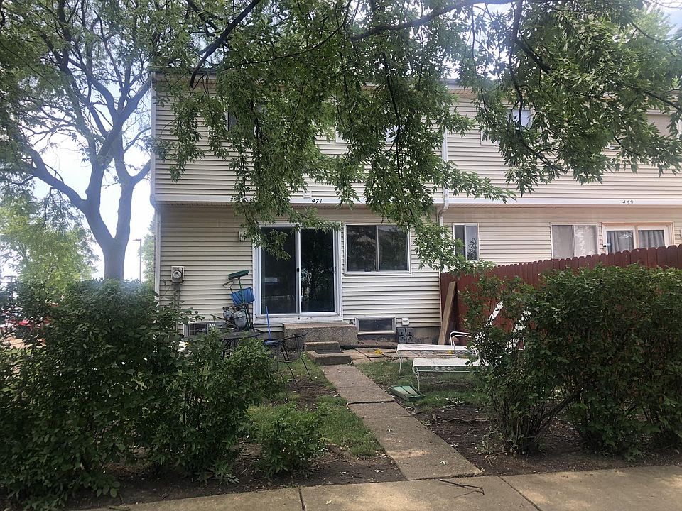 2nd image of 471 Yorkshire Sq