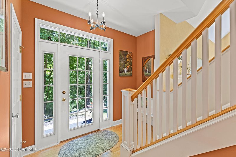 4th image of 149 Burke Road