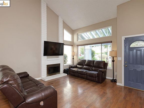 4th image of 4896 Shadowfalls Dr