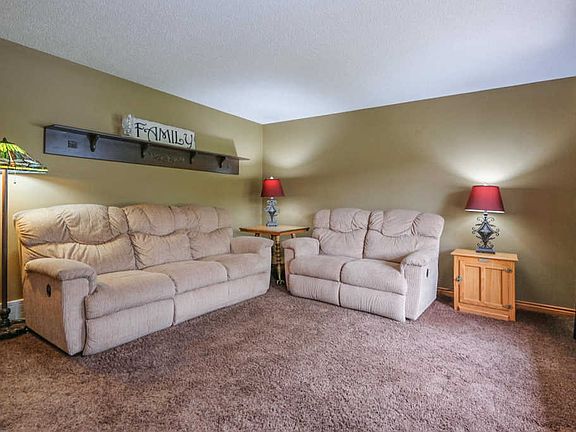 3rd image of 54833 Orchard Ln