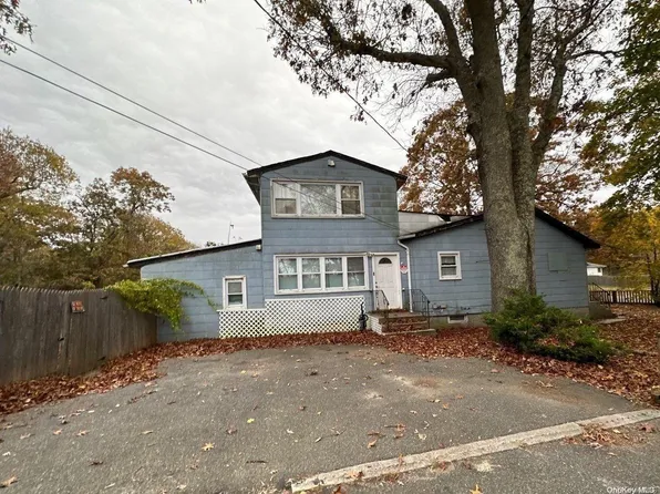 153 S Evergreen Drive, Selden, NY 11784