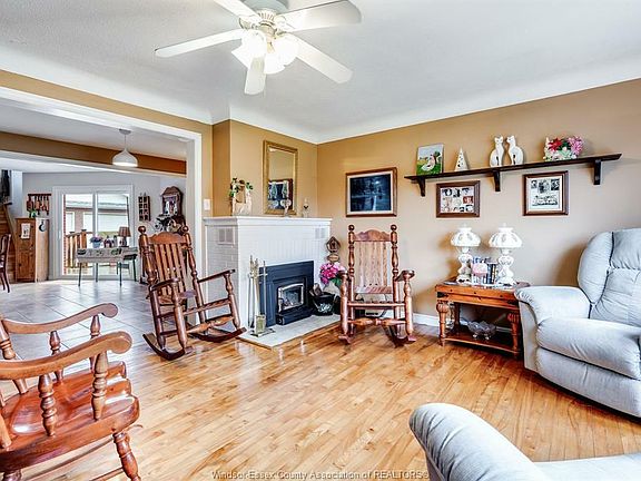 4th image of 145 Brien Ave W