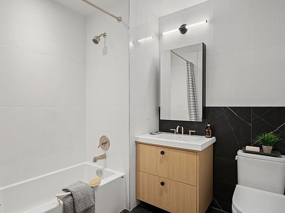 5th image of 424 Summit Ave #2503