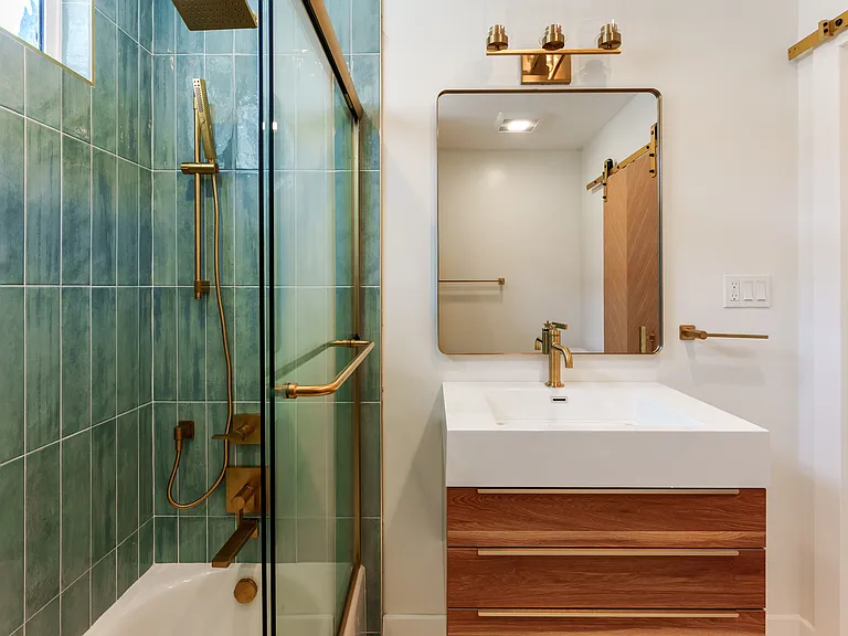 1133 Harrison Ave — Photo 7
