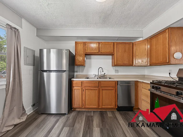 2264 Delton Ct — Photo 9