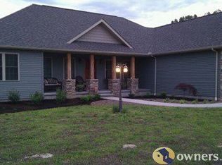 408 Eric Dr, Herrin, IL 62948