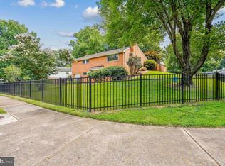 5509 Flag Run Dr, Springfield, VA 22151