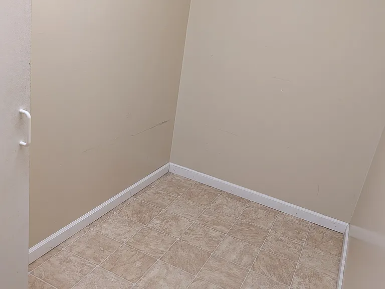 817 Forest St — Photo 10