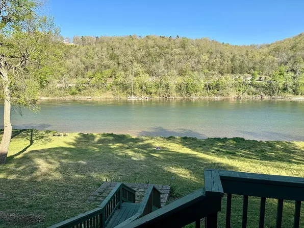 3012 Riverview Dr, Norfork, AR 72658