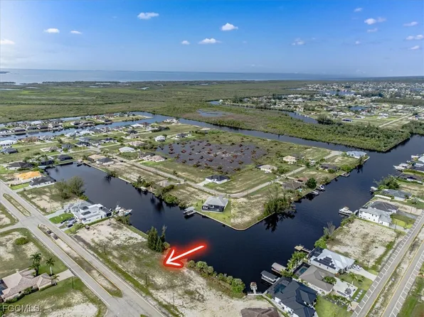 4015 Gulfstream Pkwy, Cape Coral, FL 33993