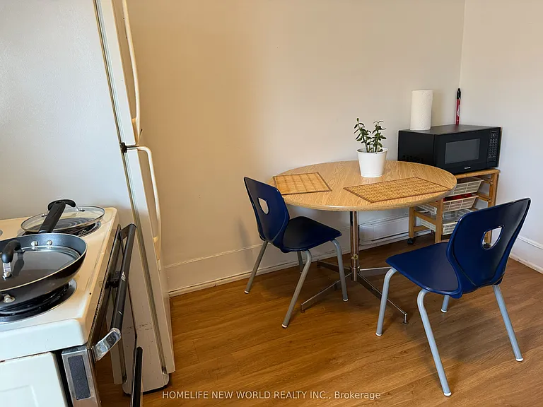 219 A Hibernia St #B — Photo 3