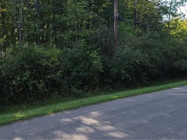 1677 & 1678 Sugar Creek Dr, Rock Creek, OH 44084