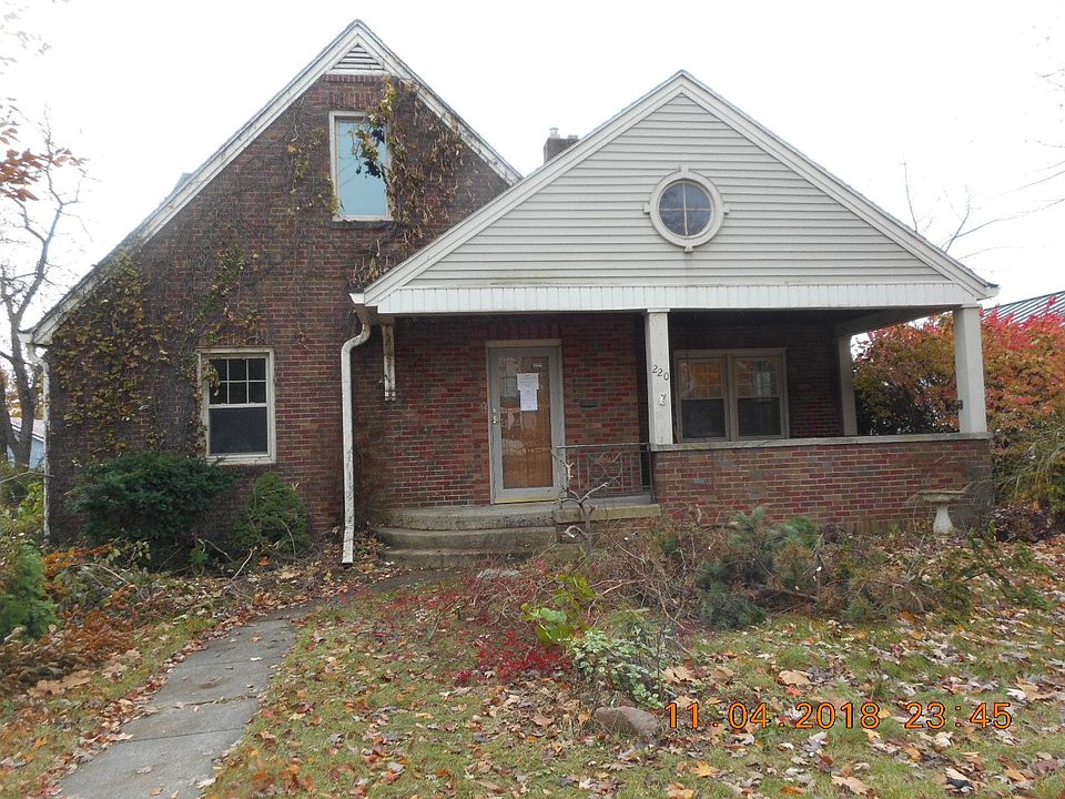 1st image of 220 E Washington St