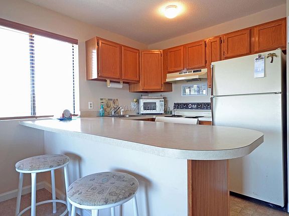 5th image of 202 32nd St Unit 301