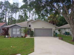 6017 Hollow Dr, Naples, FL 34112