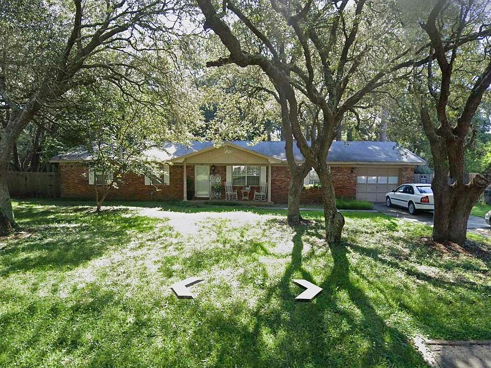 1st image of 187 Camelia St