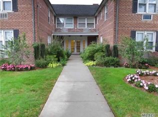 124 S Park Ave APT 1N, Rockville Centre, NY 11570