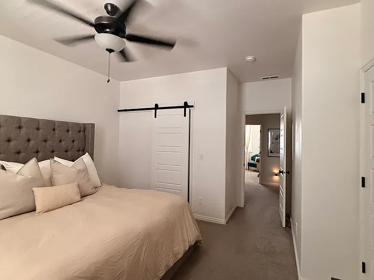 542 S 1020 W — Photo 6