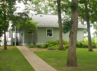 W7385 2nd St, Portage, WI 53901