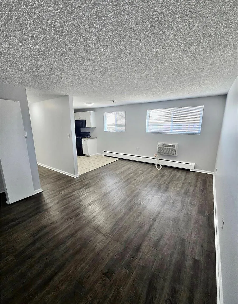 1 bed, 1.0 bath, 675 sqft, $945 — Photo 1