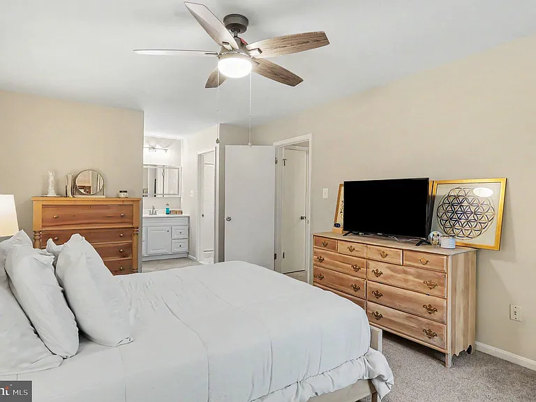 726 Gentle Breeze Ct — Photo 16
