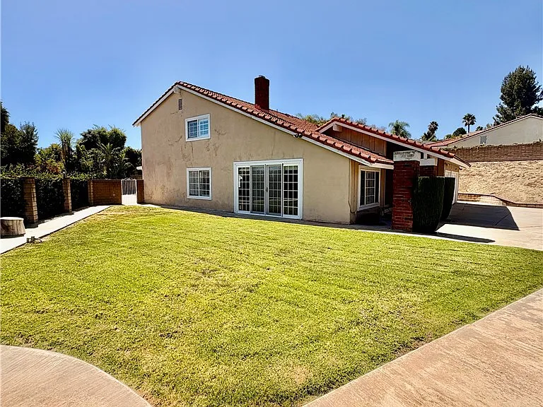 1407 Pecan Grove Dr — Photo 3
