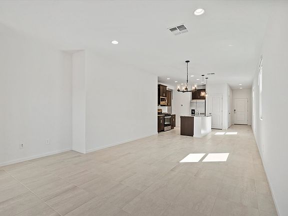 Welcome to the 1560 floorplan.