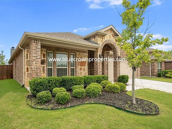 2nd image of 720 English Ivy Dr