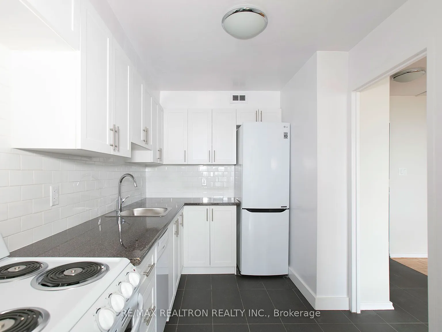 3 bed, $3,395 — Photo 3