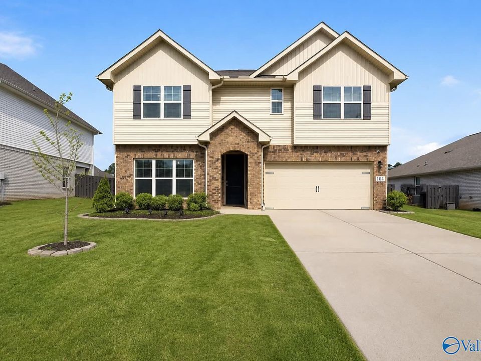 1st image of 104 Holly Grove Ln