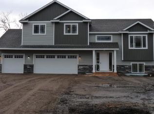 5171 Longview Dr, Mounds View, MN 55112