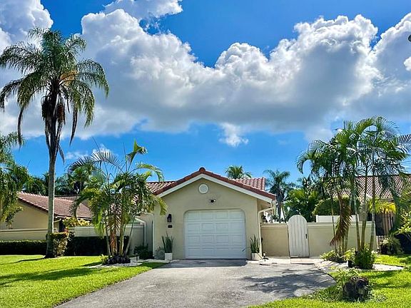 2nd image of 1365 NW 22nd Ave