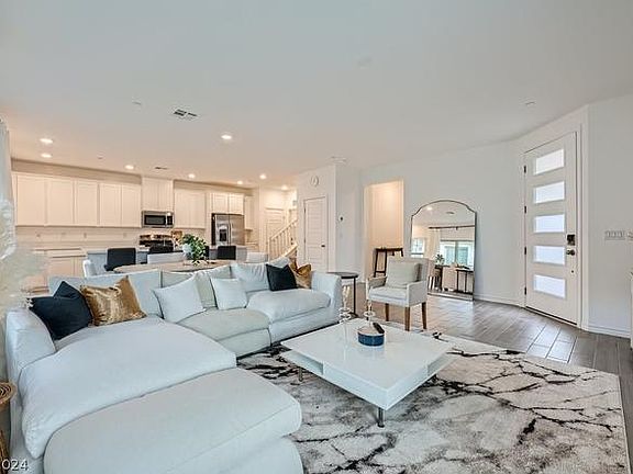 5th image of 600 N Carriage Hill Dr #1201