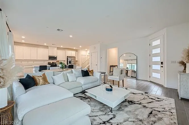 600 N Carriage Hill Dr #1201 — Photo 5