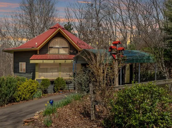 16 Beauregard Trce, Ellijay, GA 30536