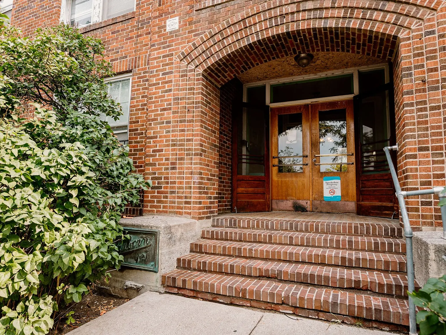 Dearborn Apartments — Photo 1