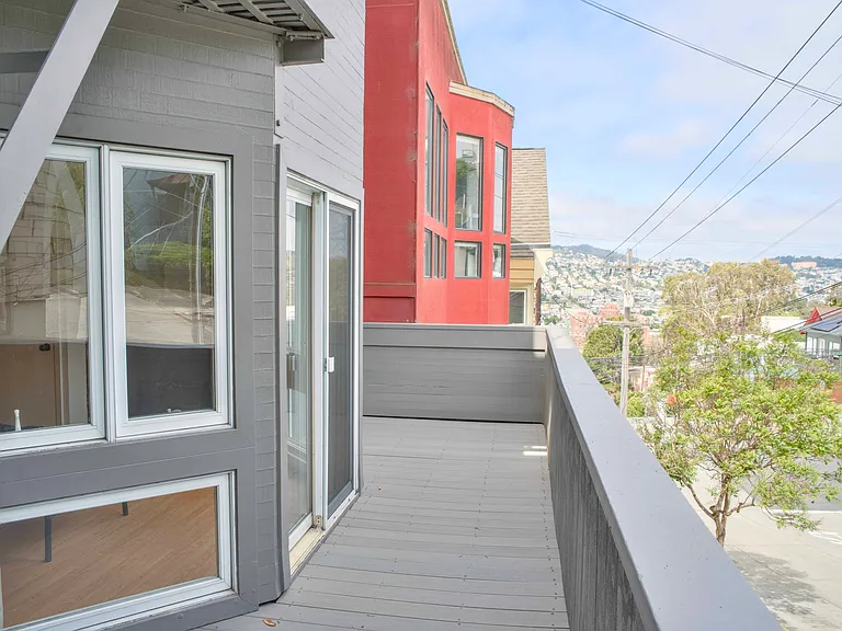 2027 22nd St — Photo 6