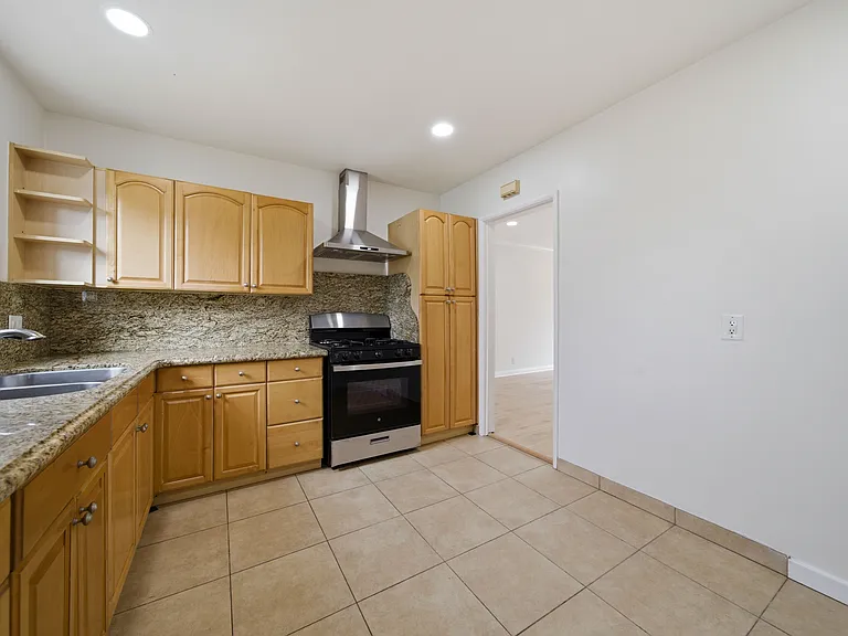 16306 S Denver Ave — Photo 46
