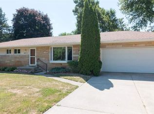 6012 Springfield Dr, Jackson, MI 49201