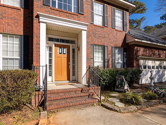 3rd image of 1357 Montrose Place
