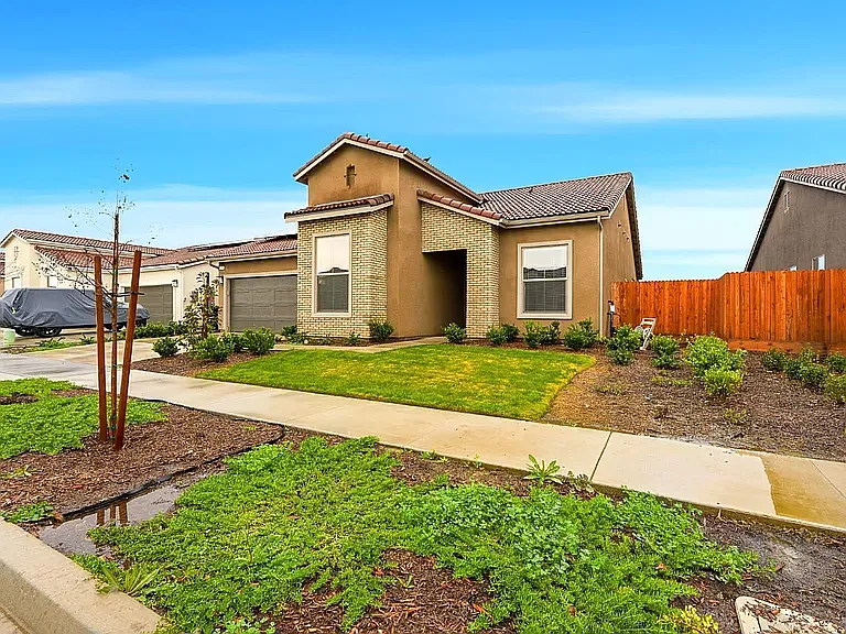 Building Photo - 1491 N Mustang Dr