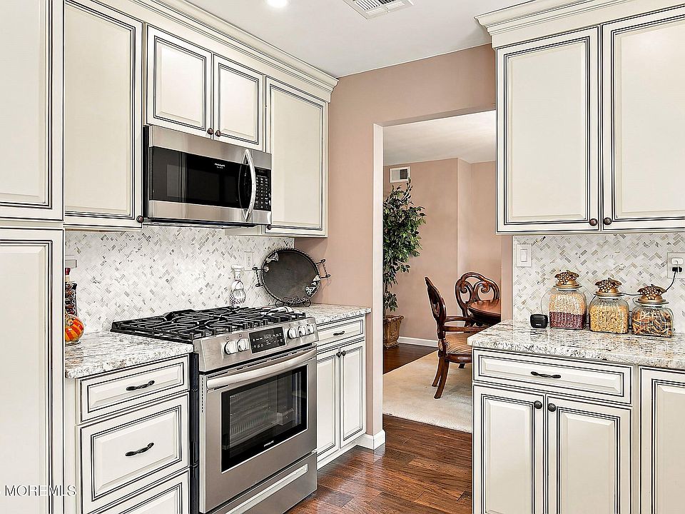 1st image of 669B Buckingham Drive