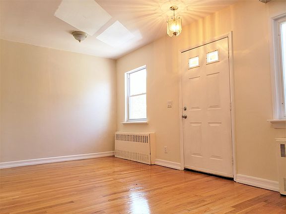 2nd image of 2041 E 67th St #2